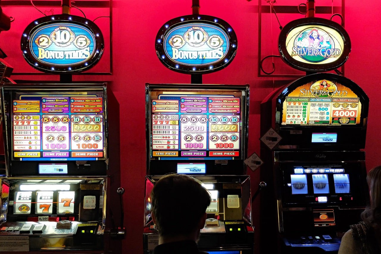 Responsible gaming reminder beside a be 60 betting guide layout